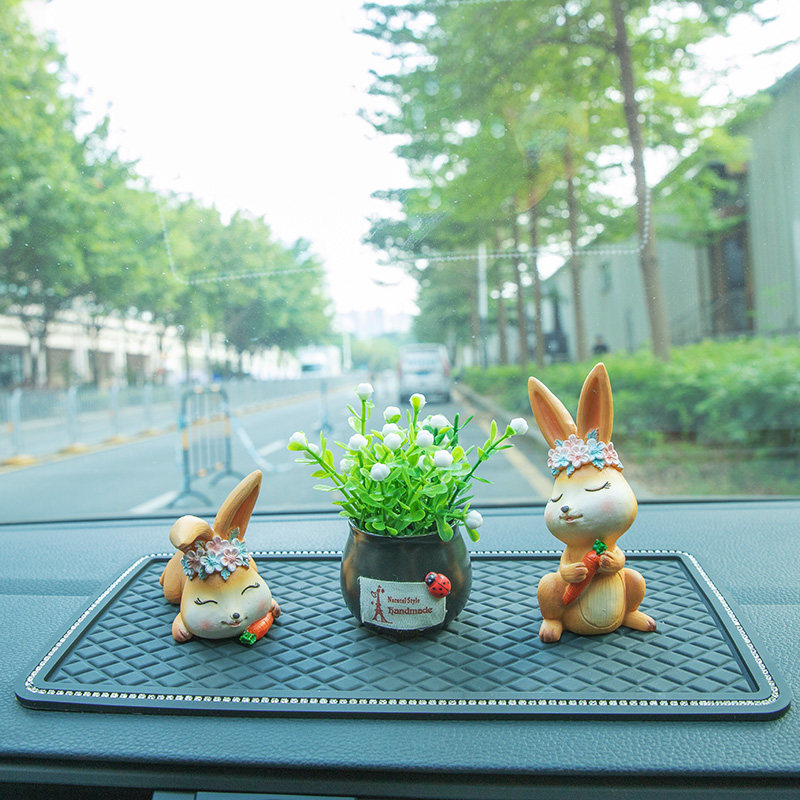 Car non-slip mat diamond-set car silicone pad Central control instrument panel high temperature car decoration ornaments storage pad