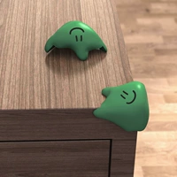 Темно -зеленый два