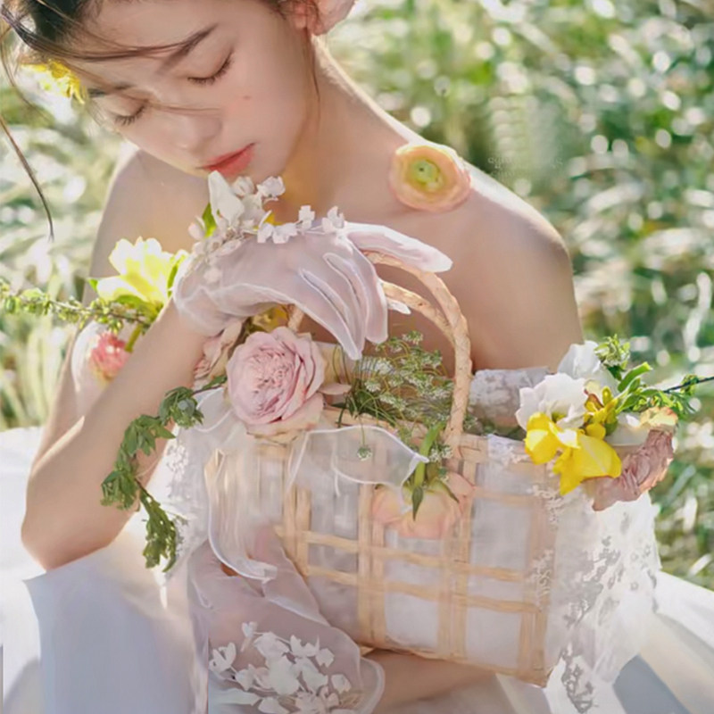 Bride Posing Props European Style Decorative Wedding Dress Ornament Lace Art Fresh Theme Photo Travel Photography Portable Flower Basket