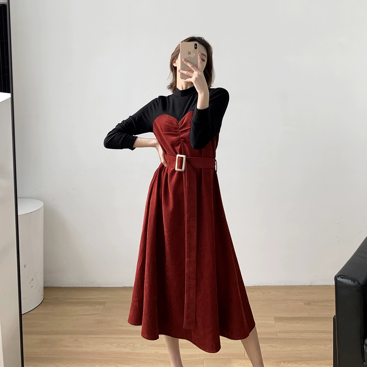 Váy khâu màu đỏ của phụ nữ mùa thu 2020 thắt eo mới mỏng và màu tương phản váy dài giữa hai mảnh giả - Váy dài