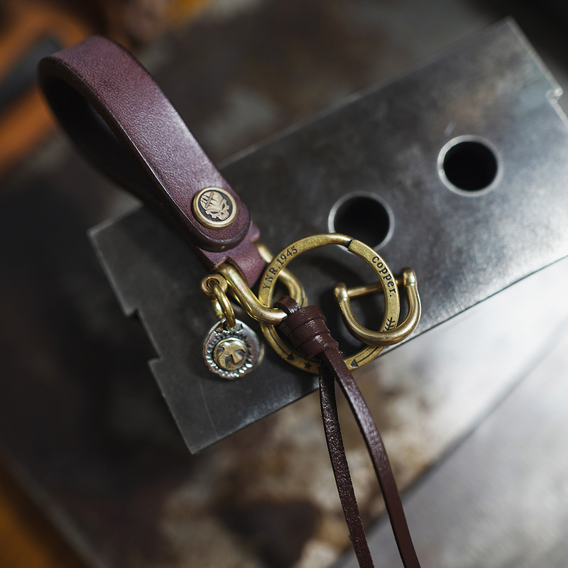 Vegetable Tanned Leather Genuine Cowhide Black Carved Exquisite Thick Material Special Car Door Key Chain Bag Pendant for Men and Women American Style