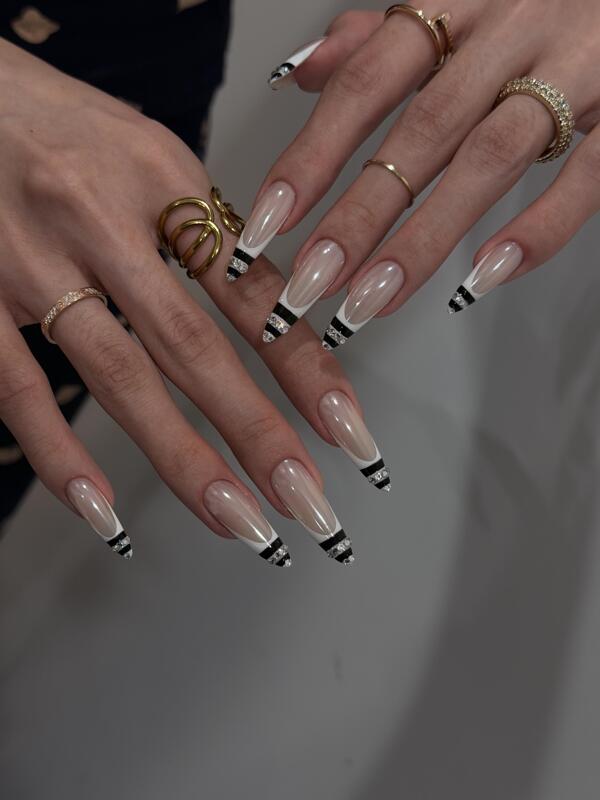 Miusi Nail/ New York - New Style Ins-Inspired Aurora French-Style Rhinestone-Embellished High-End Old Money Style Press-On Nails