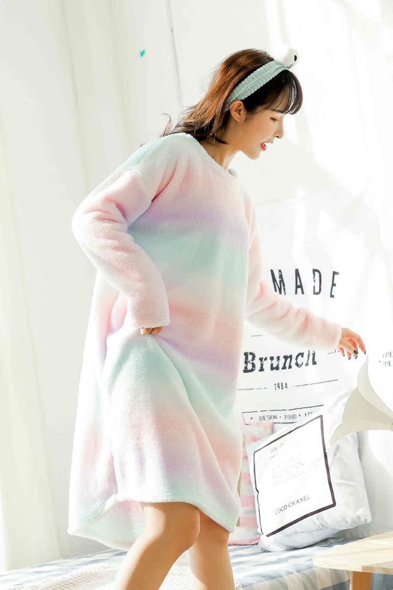 Nhật Bản mềm mại mùa thu và mùa đông san hô lông cừu đêm mùa đông dài tay áo mùa dễ thương ngọt ngào phụ nữ dày phiên bản Hàn Quốc của công chúa gió váy đầm dễ thương