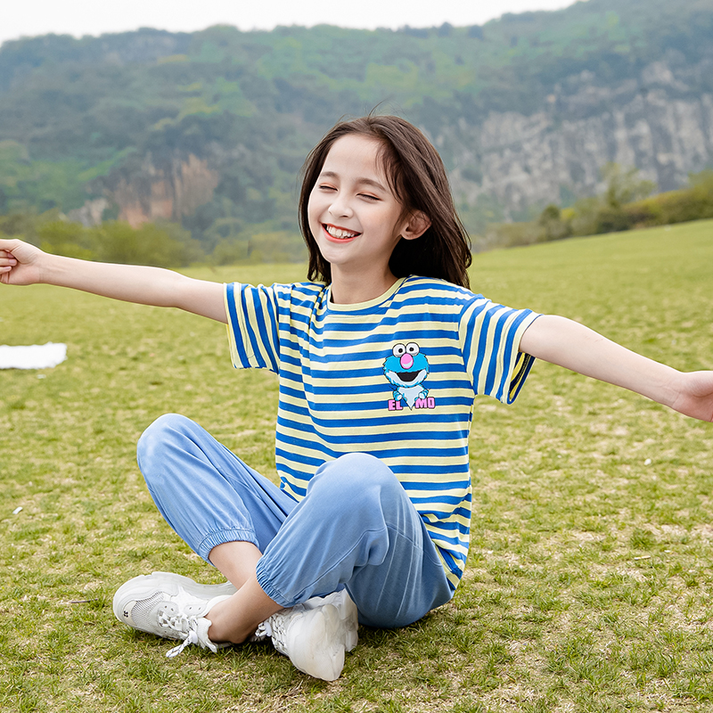 Girls net red summer clothes 2022 new middle-aged children's suits spring clothes fashionable girls 12 Western style 13 clothes ten years old