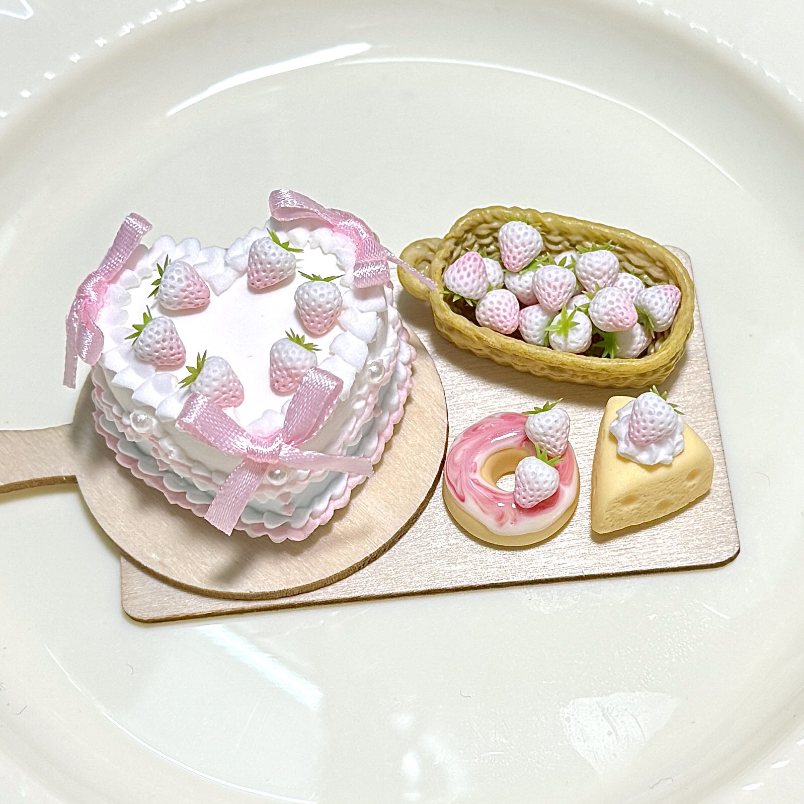 bjd场景道具娃屋 粉雪草莓微缩粘土食玩蛋糕bjd娃用娃屋家俱女生礼物迷你甜品