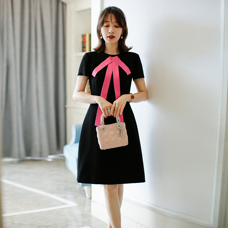 En light luxury custom silk satin pink ~ a gift waiting to be unwrapped Japanese acetate three-dimensional cut dress