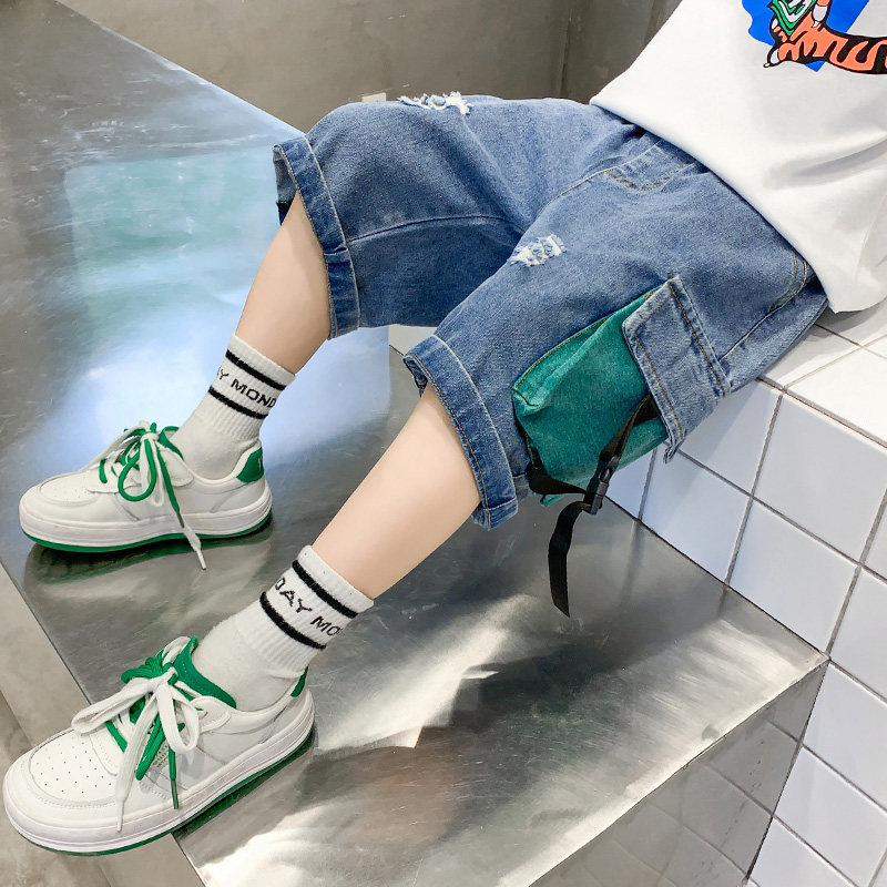 Boys shorts summer 2022 new fashionable summer five - point pants boys big boys casual sports pants