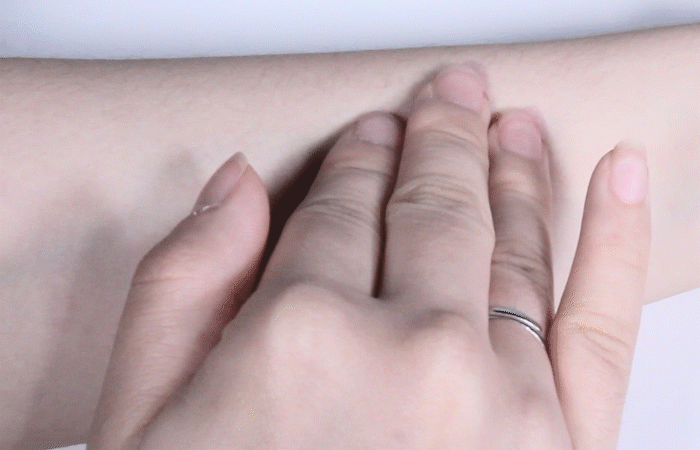 Dương nhà Judydoll màu cam mơ màng màu hồng đào đào hoàng hôn vàng ba màu cao nhẹ tự nhiên trang điểm nude trắng - Blush / Cochineal phấn má etude house