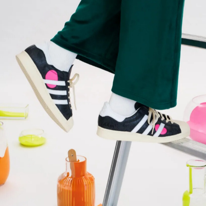 Adidas/Adidas Trefoil Superstar 82 Black and Pink Shell Toe Casual Sneakers Ig4125