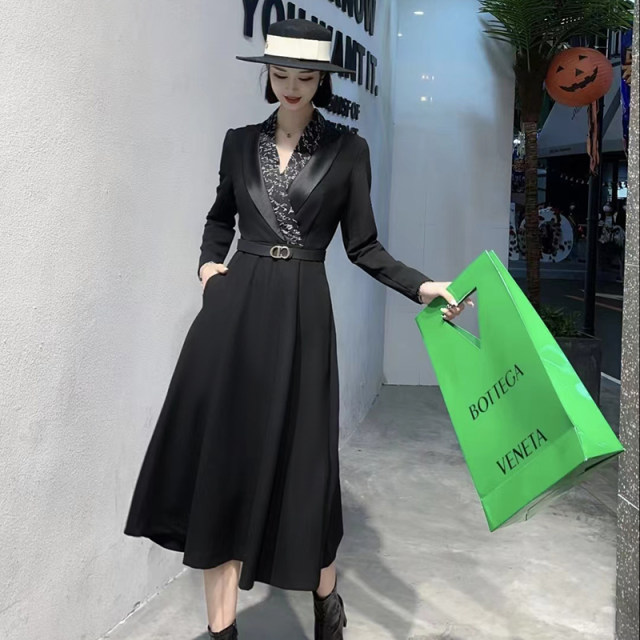 French high-end big-name dress women's autumn 2022 new waist-shrinking slim professional wear temperament mid-length A-line skirt