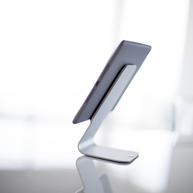 Slope applies Apple iPhone iPad Pro Air phone tablet adsorption kitchen metal Desktop bracket