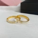 Белые дизайнерские серьги