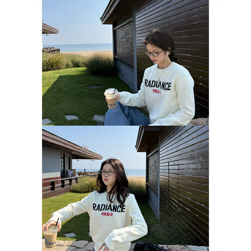 Tuuuh Picture Book [Academy Beacon] Off-White Round-Neck Knitted Sweater for Women, Vintage Letter Jacquard Top