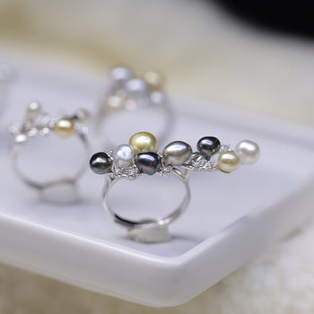 Cape no. 7 silver keshi ring