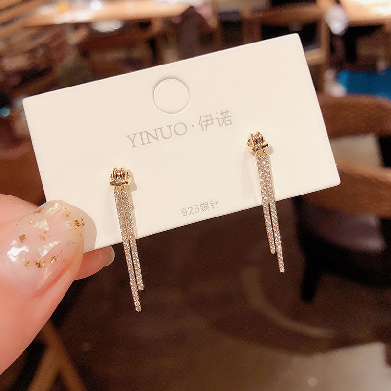 South Korea's Dongdaemun design sense niche simple zircon one long earring personality wild 925 silver needle ear needle female