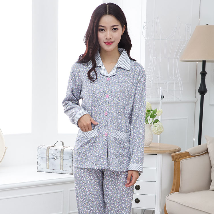 Ngủ quần polyester bông dày trung niên dài tay áo cardigan vụn đồ ngủ cỡ lớn nhà quần áo cũ vào mùa xuân và mùa thu phụ nữ polyester bông.