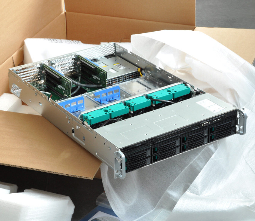 INTEL R2208IP4LHPC 2U 8 disks 12 disks 24 hot plug E5 2011 servers