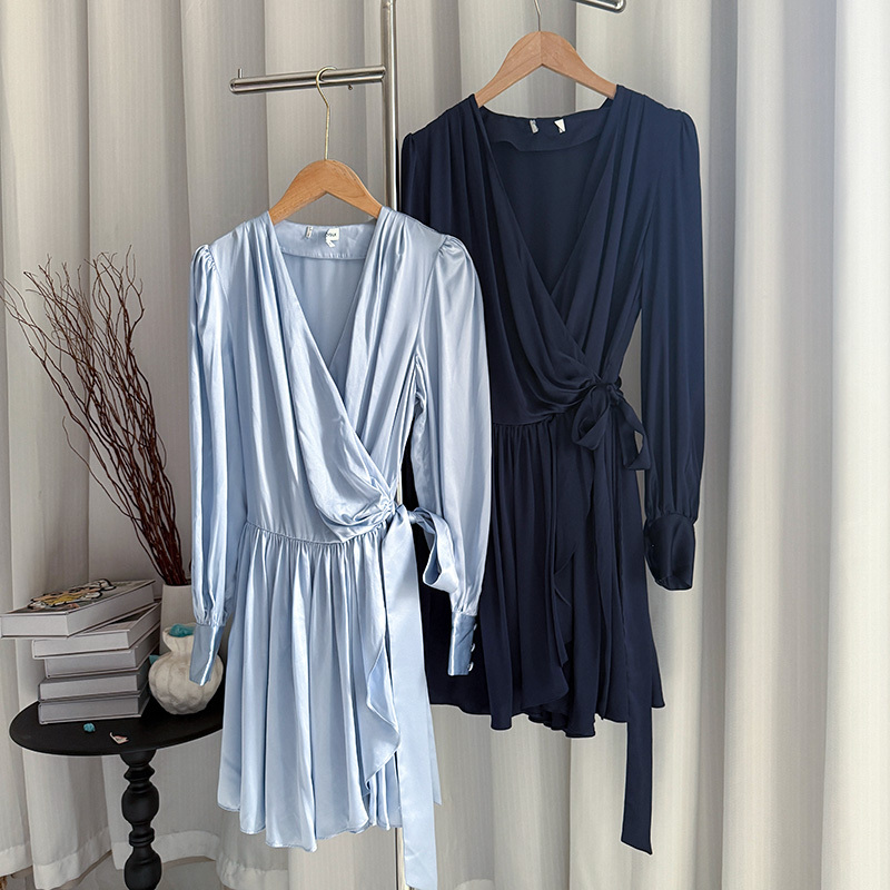 Li~Elegant V-Neck Long-Sleeved Dress for Women, Waist-Cinching Tie, Elegant Silk Dress, Versatile Silk Texture Long Dress