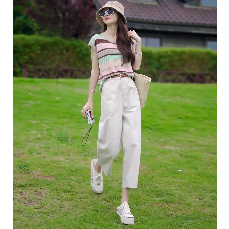 This Year's Popular Fashion Suits for Women, New Summer Style, Contrasting Striped Waistcoat, Sleeveless Knit Top, Casual Straight-Leg Pants