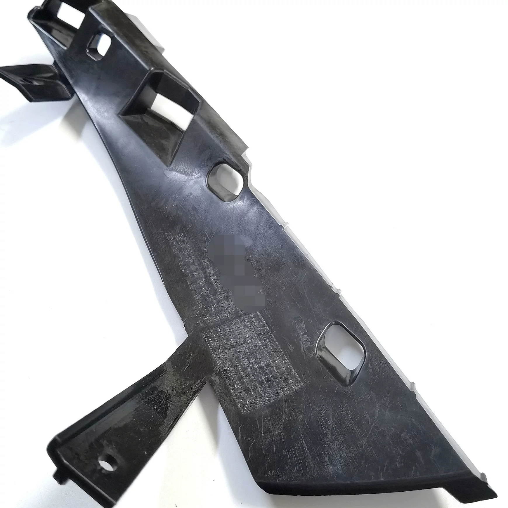 Suitable for Peugeot 508L front bumper upper bracket, front bumper upper bracket, front bumper upper left and right brackets