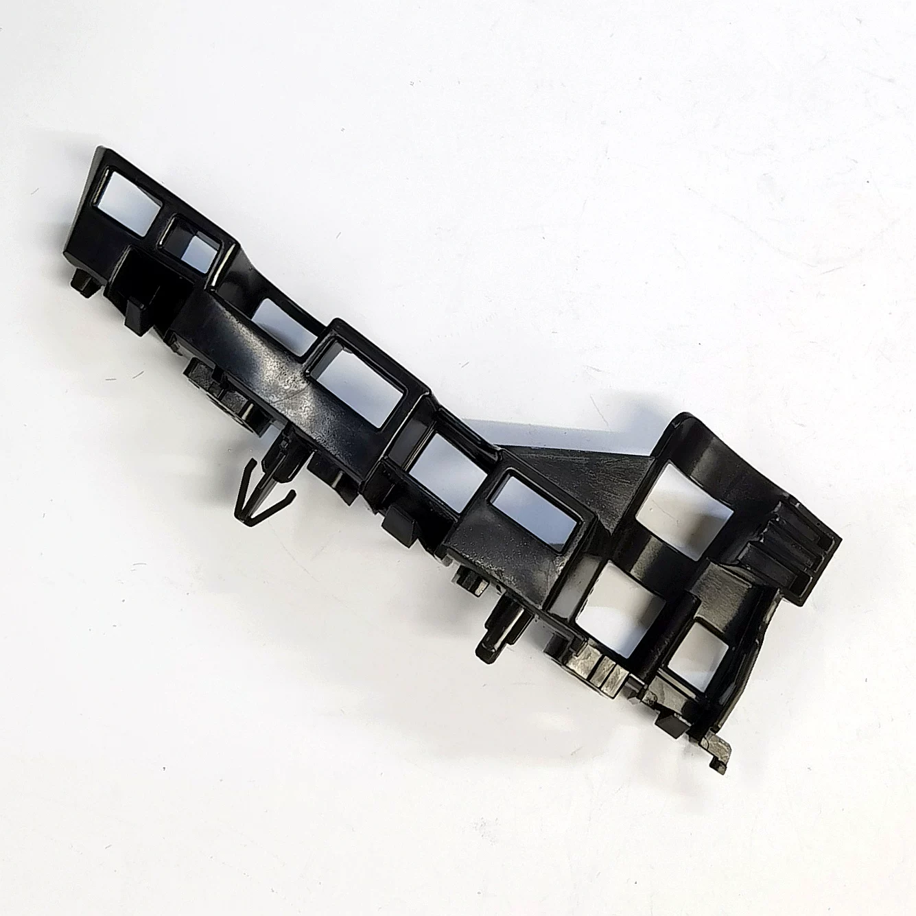 Suitable for Citroen Versailles front bumper left and right side brackets, front bumper left and right side brackets, front bumper side brackets