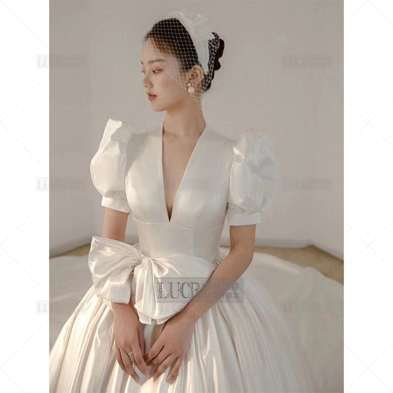 2023 autumn and winter great trailing satin wedding dress sensuo style Hepburn Lean Brief retro High waist Han version Dreamwoman-Taobao