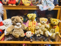 (Millionaire Bean) German Steiff Bear Teddy Bear Diagonal Satchel Cartoon Bag collection of cute McDonald s