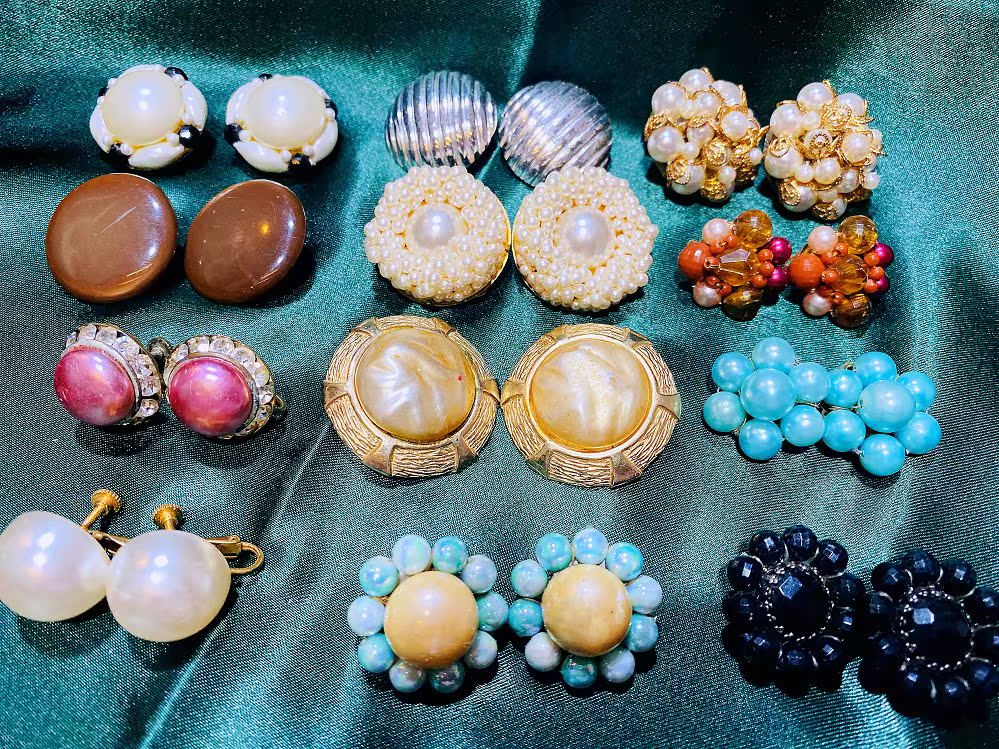 (Rich Man Bean) Vintage Earrings American Enamel Retro Vintage Jewelry Ear Clip Ear Studs Europe (15)