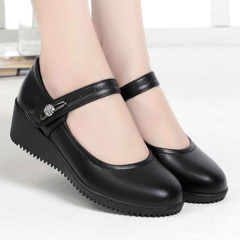 Yierkang mother shoes women's soft bottom shallow mouth spring and autumn leather bag shoes middle-heeled middle-aged and elderly women's shoes wedge heel women's leather shoes