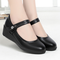 Yierkang mother shoes womens soft bottom shallow mouth spring and autumn leather single shoes mid-heel middle-aged and elderly womens shoes wedge heel womens leather shoes