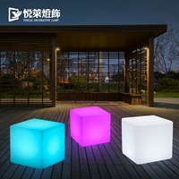 Бесплатная доставка светодиодного освещения выставка бассейн на открытом воздухе пластиковое кресло Ktv Coffee Lake Lake Cube Cube Outdoor Outdoor
