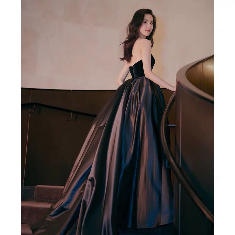 Black fitted evening dress, 2021 collection