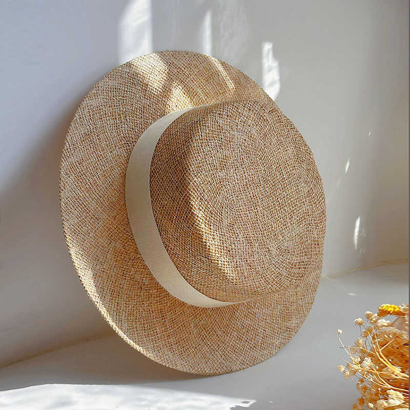 Eagle Natural Yellow Straw Flat-Top Hat, Hand-Woven Raffia, French Style Combined with Light Luxury Straw Hat, Fedora for Outings