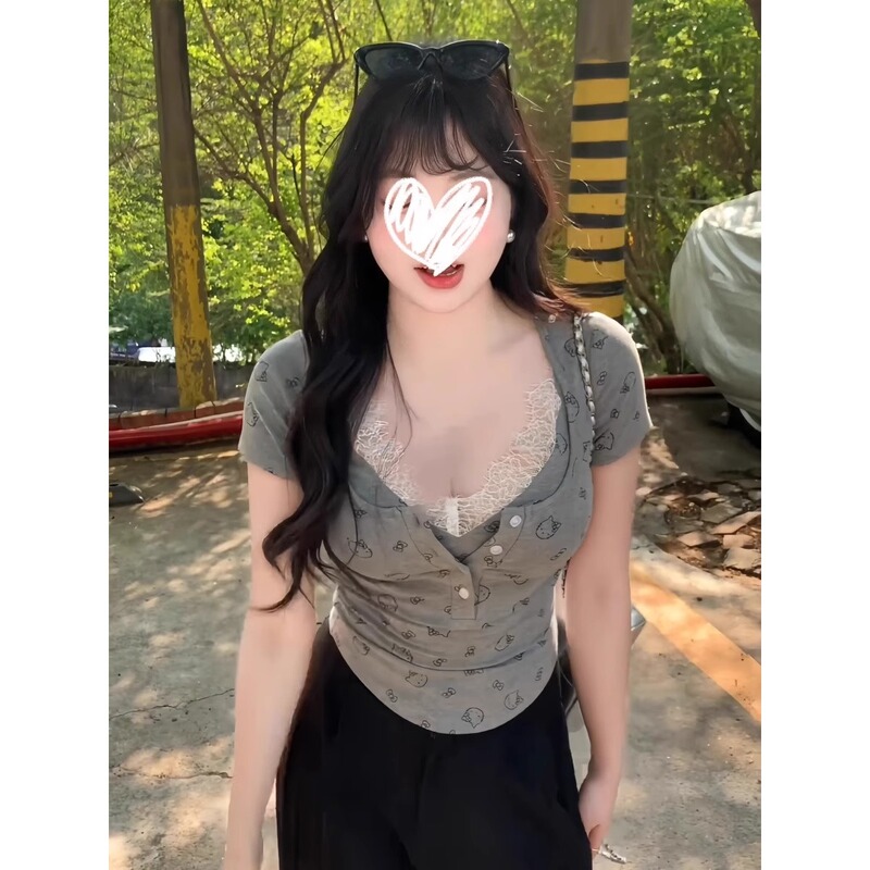 Plus-Size Lace Patchwork Hello Kitty Short-Sleeve T-Shirt for Women, Summer Design, Slim Fit, Sweet and Spicy Top ins