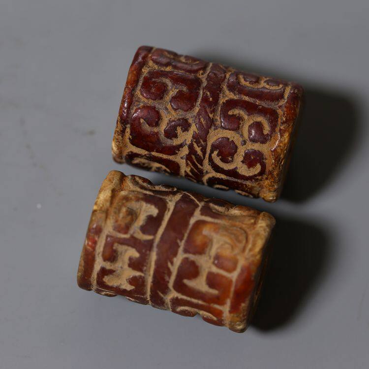 Buddha's Cabinet Shang and Zhou Period Qikou Yule Exquisite Sculpted Work Roll Cloud Veins Jade Beads Jade Tube Accessories