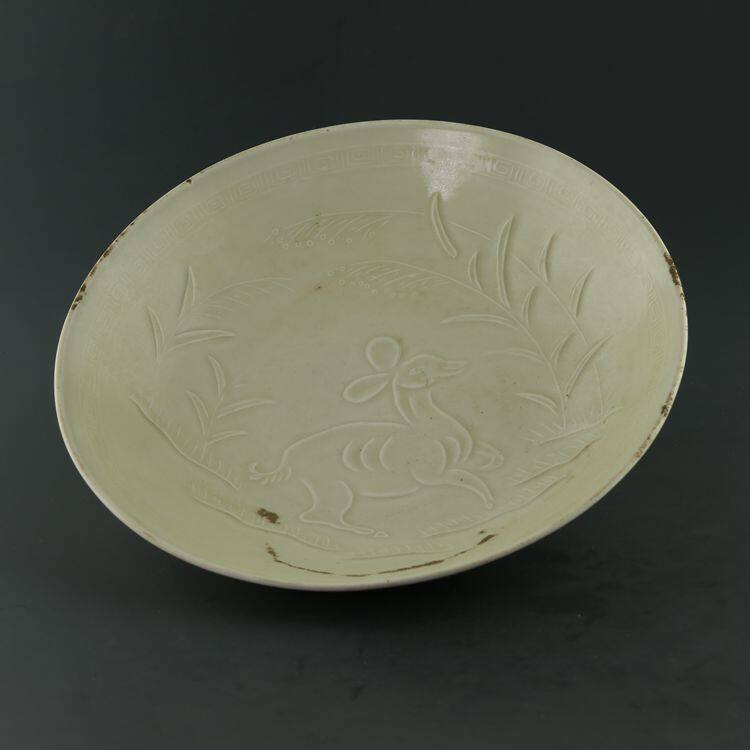 Buddha Edge Penthouse Liao Gold Old Porcelain Liao Porcelain White Porcelain White Porcelain High Ancient China Porcelain Dish Old Porcelain Dish Porcelain Dish Small Deer Water Grass Grain