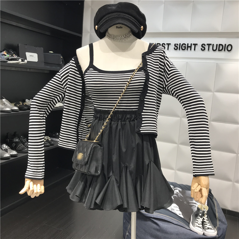 Thời trang sọc trắng đen tương phản sọc hai dây nữ 2019 mới áo khoác cardigan đơn giản + áo yếm - Bộ đồ áo kiểu nữ đẹp tuổi 40