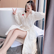 Autumn Winter Korean Version Strawberry Mesh Red Coral Suede Lady Sleeping Robe Flannel Velvet Pyjamas Bath Towels Lengthier
