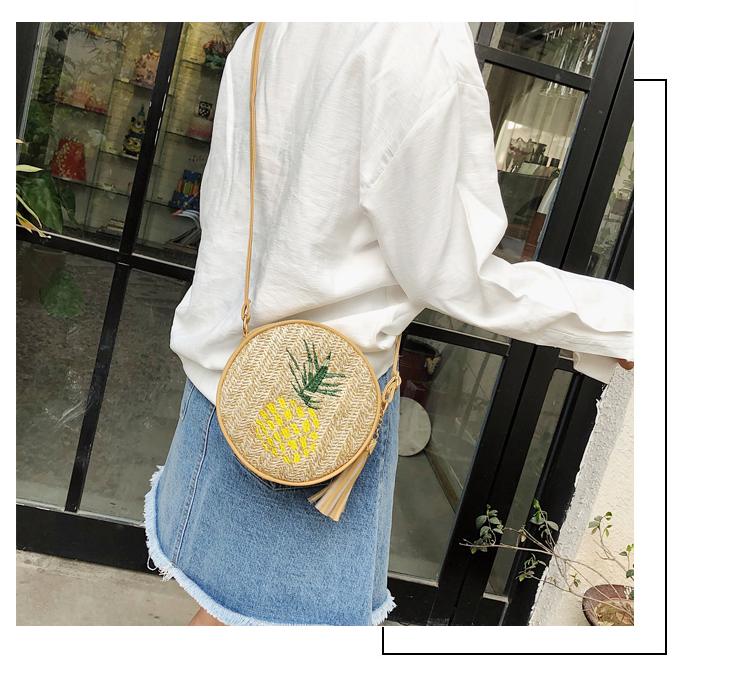 Women's Small Straw Fruit Vacation Embroidery Round Zipper Crossbody Bag display picture 1