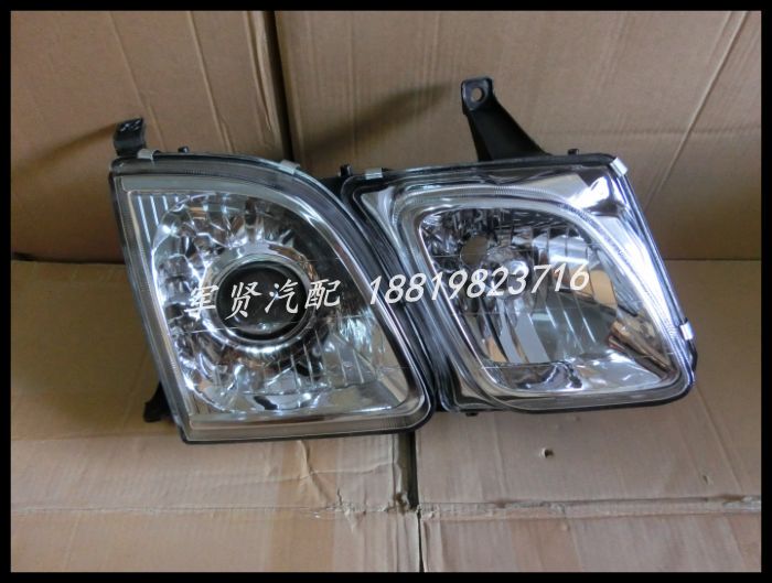 Suitable for Lexus 98-07 Model Lx470 4700 Headlight, Front Lighting Lamp, Glass Surface, White Background