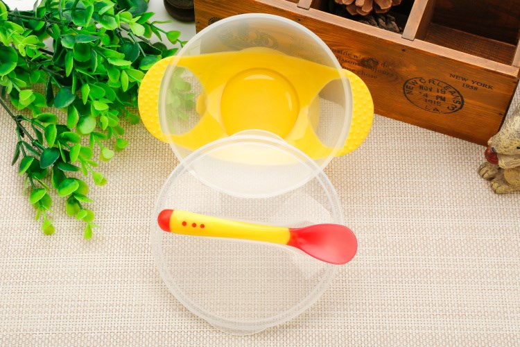 Em bé sơ sinh trẻ sơ sinh dao kéo đặt cốc hút nhiệt độ đầu mềm muỗng muỗng nĩa chống trượt bà mẹ - Cup / Table ware / mài / Phụ kiện bình nước cho bé