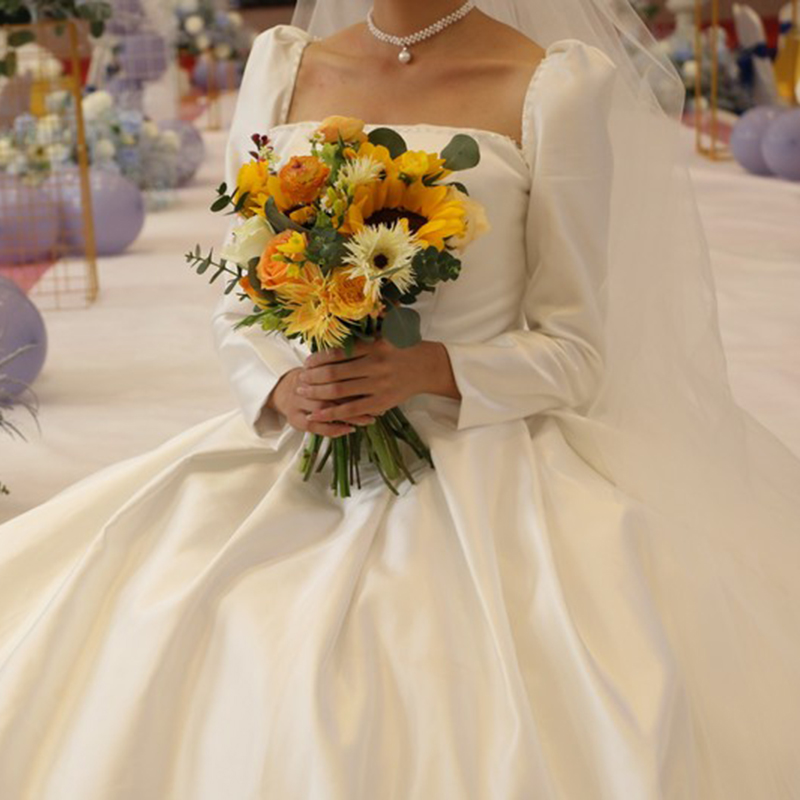Light wedding dress 2023 new bride French satin main wedding dress big tail long -sleeved temperament super immortal outbound Spring spring Light wedding dress 2023 new bride French satin main wedding dress big tail long -sleeved temperament super immortal outbound Spring spring