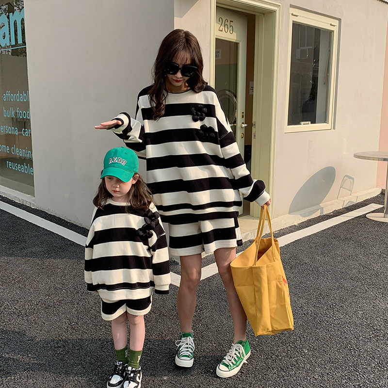 2022 early spring pro-coupe suit black and white striped round collar cover head long sleeve design sensuo female fit two sets loose