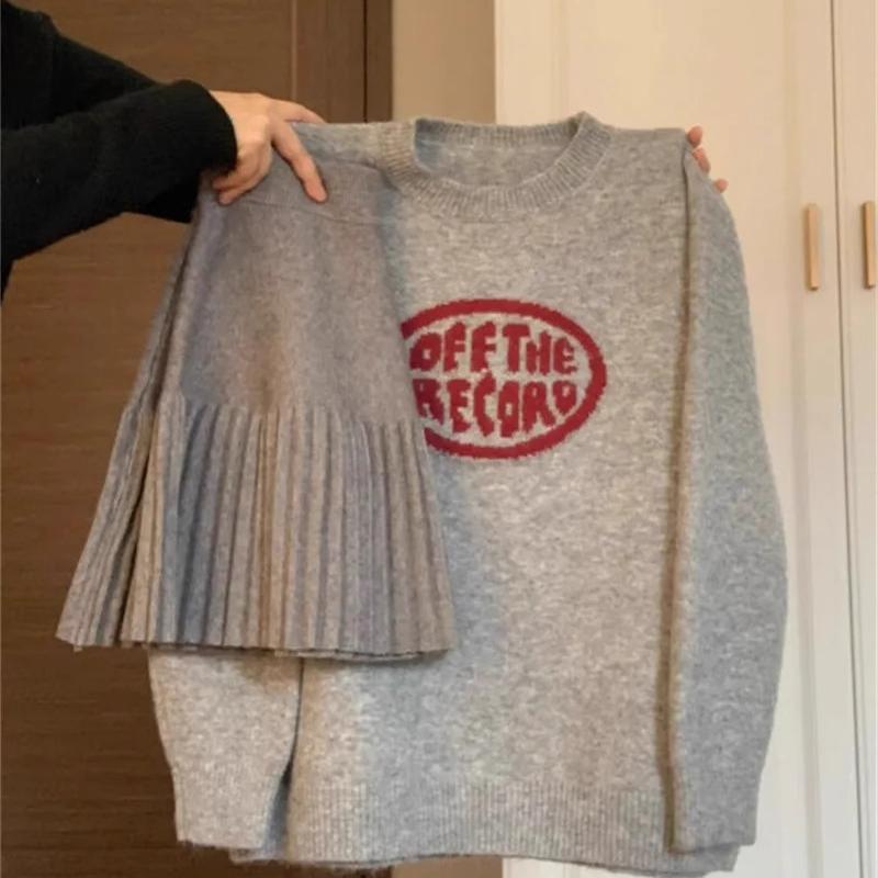 Autumn Outfits: a Complete Set of Trendy Street-Style Outfits for Petite People, Including a Knitted Sweater and a Skirt, Two-Piece Set Inspired by Korean Dramas Autumn Outfits: a Complete Set of Trendy Street-Style Outfits for Petite People, Including a Knitted Sweater and a Skirt, Two-Piece Set Inspired by Korean Dramas