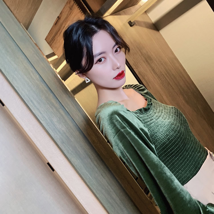 Koreanische Pendler Dreieck Tropf Öl Weiblich 2022 Internet Celebrity Temperament Einfache Earnail Ohrringe_voghion.com