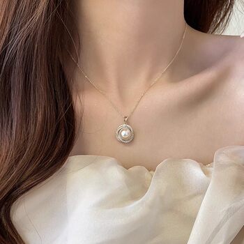 Pearl necklace women's niche pendant necklace