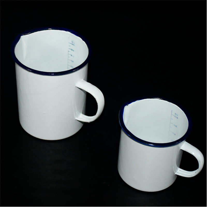 Enamel measuring cup 500-1000ml with scale inside for laboratory use