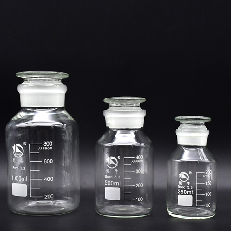 3 High boron silicon bull white glass reagent bottle glass reagent bottle large mouth sealed storage tank