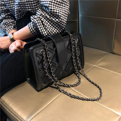 taobao agent Tide, chain, demi-season shoulder bag, small design advanced fashionable face blush, one-shoulder bag, chain bag, 2021 collection, high-quality style, internet celebrity