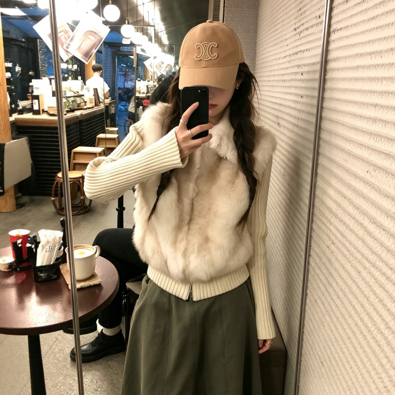 Super Stylish 2026 Winter New Cotton-Padded Jacket for Women with Eco-Friendly Faux Fur, Knitted Sleeves, Detachable Vest, and Thickened Coat Super Stylish 2026 Winter New Cotton-Padded Jacket for Women with Eco-Friendly Faux Fur, Knitted Sleeves, Detachable Vest, and Thickened Coat